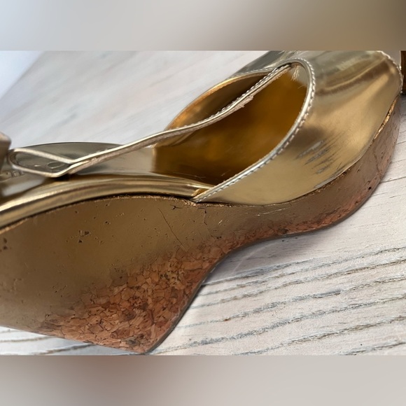 Jimmy Choo Gold shoes Patent Leather Cork Wedge T Strap Sandals Size 36 USA 6 - Picture 6 of 16
